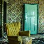 The yellow chair